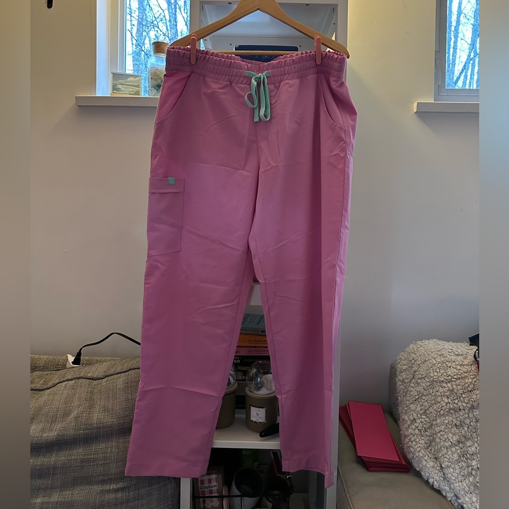 Garde-malade scrub bottoms - size XL
